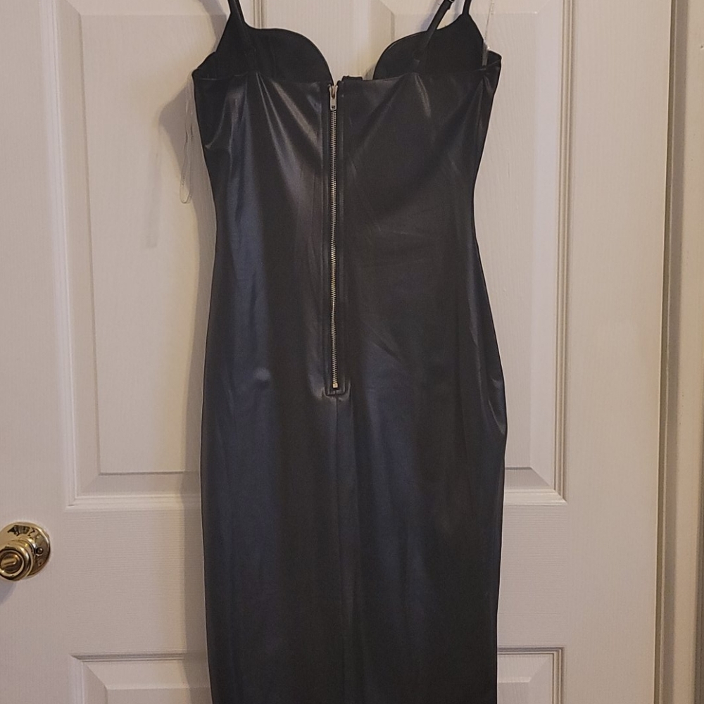 Dress - Picture 4 of 4